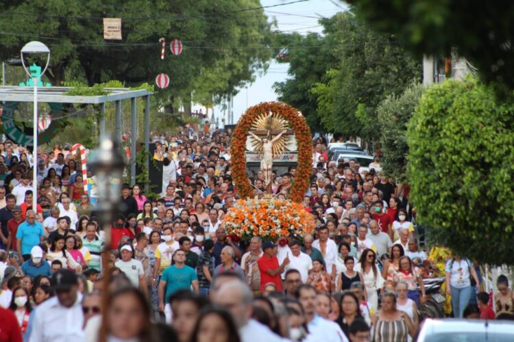 Multidão acompanha encerramento da 193ª Festa do Senhor Bom Jesus dos Remédios, padroeiro de Afogados da Ingazeira