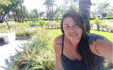 Mulher é encontrada morta em colchão de casa