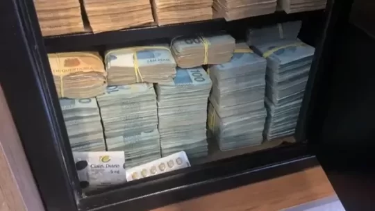 Cofre lotado de dinheiro e “viagra”: o que a PF encontrou em ação contra aliados de Lira