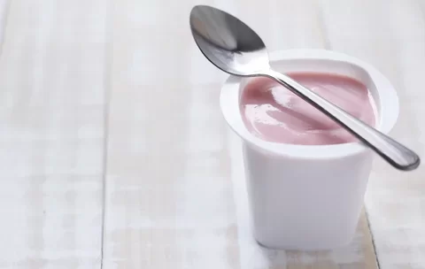 Mulher é presa suspeita de envenenar três irmãos