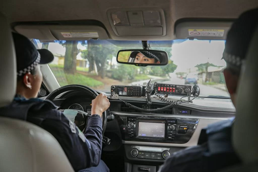 Criança de 8 anos pede para PM prender o pai que batia em sua mãe