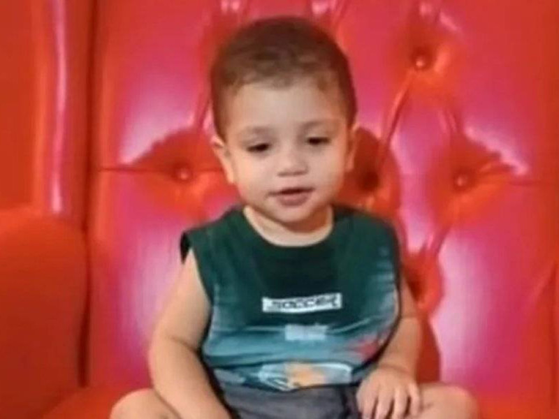 Menino de 1 ano morre após ser atropelado acidentalmente pelo pai