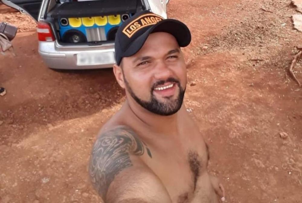 Homem é morto a facadas após desentendimento com amigo