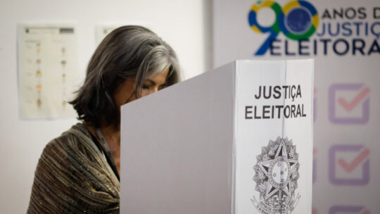 🗳️ Distribuição de urnas eletrônicas começa sexta-feira em Pernambuco