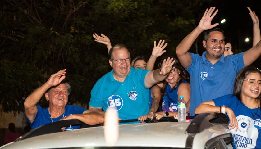 Danilo Simões e Edson Henrique lideram mega carreata em Afogados da Ingazeira