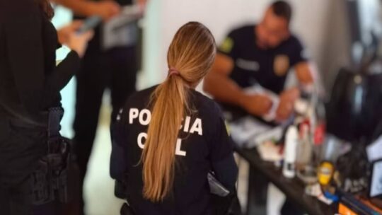 Professor é investigado por crimes sexuais com alunas menores de idade