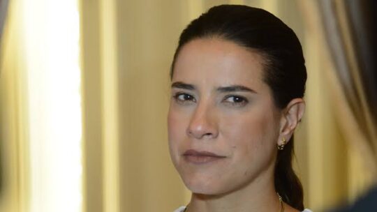 Longe dos palanques do Governo Lula, Raquel Lyra se aproxima do PL