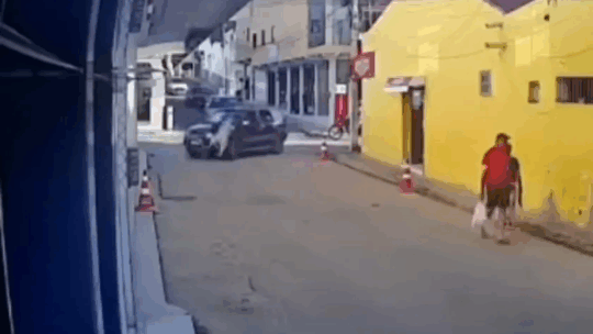 Idosa foi atropelada por veículo na tarde de ontem (10) em Afogados; motorista fugiu do local