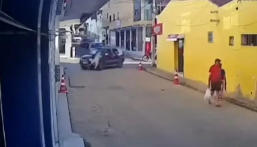 Idosa foi atropelada por veículo na tarde de ontem (10) em Afogados; motorista fugiu do local