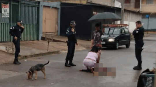 Tentativa de feminicídio: mulher é esfaqueada na frente da filha